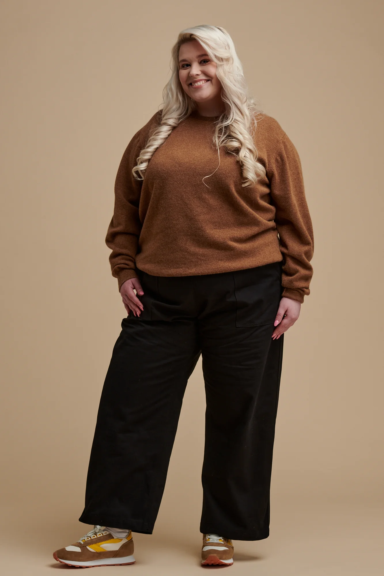 Camerawoman Drawstring Tapered Cotton Canvas Trousers - Black