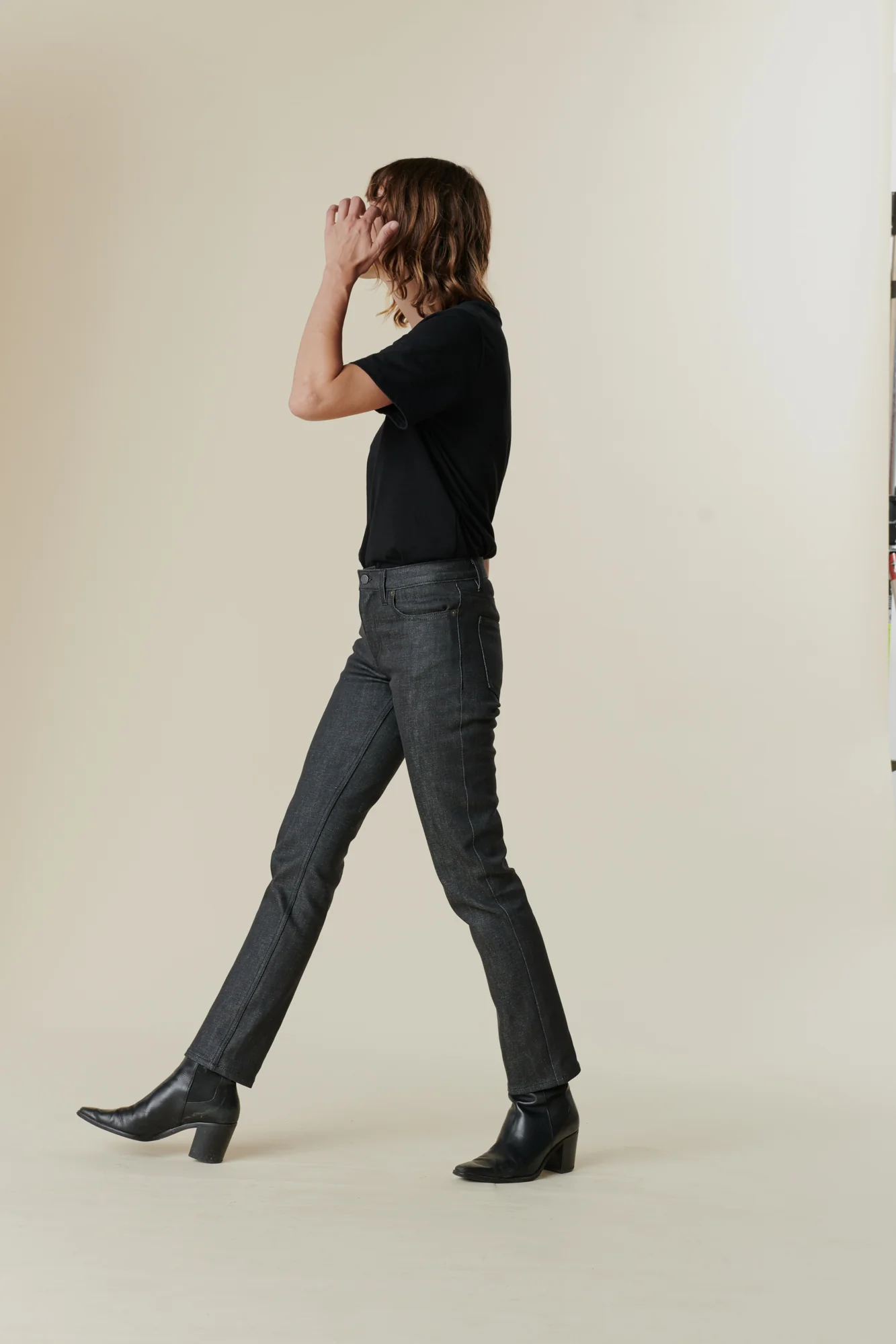Women's Straight Leg Mid Rise Denim Jeans - Black - Image 3