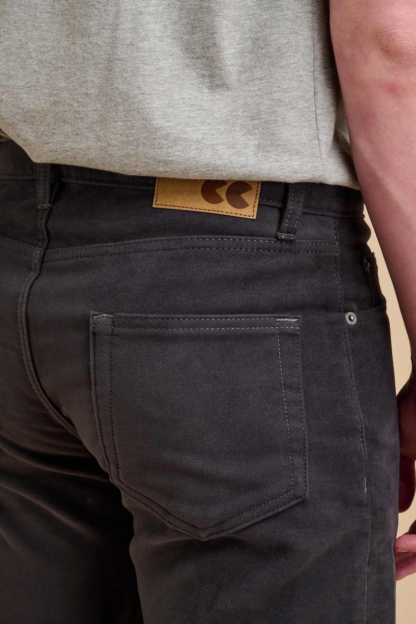 Mens Arran Loose Fit Moleskin Jean - Slate - Image 4