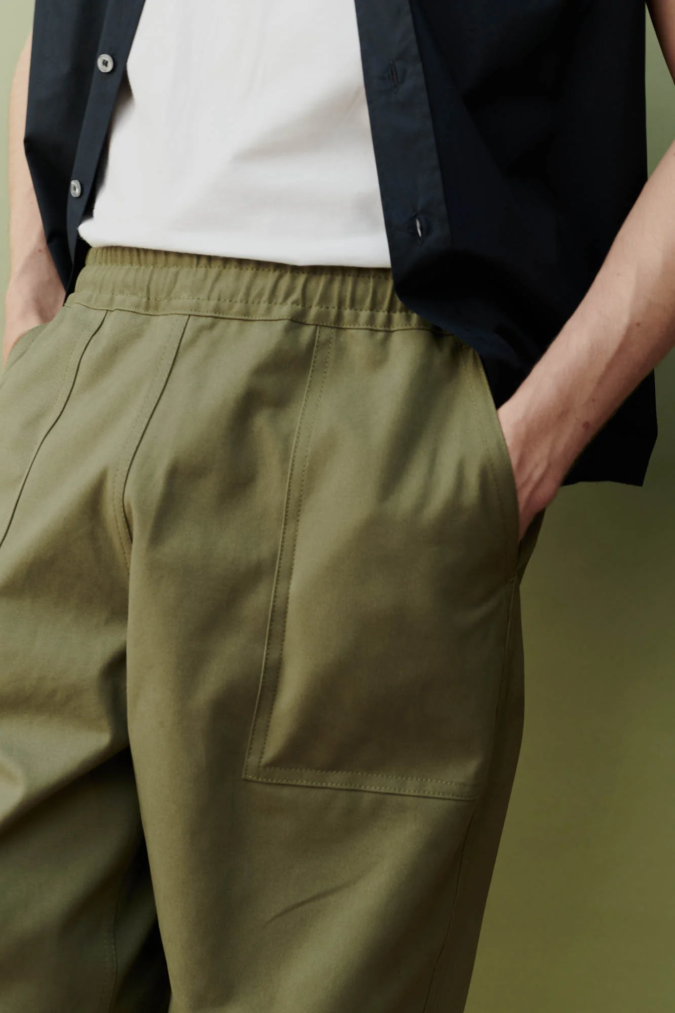 Mens Cameraman Pant - Olive - Image 4