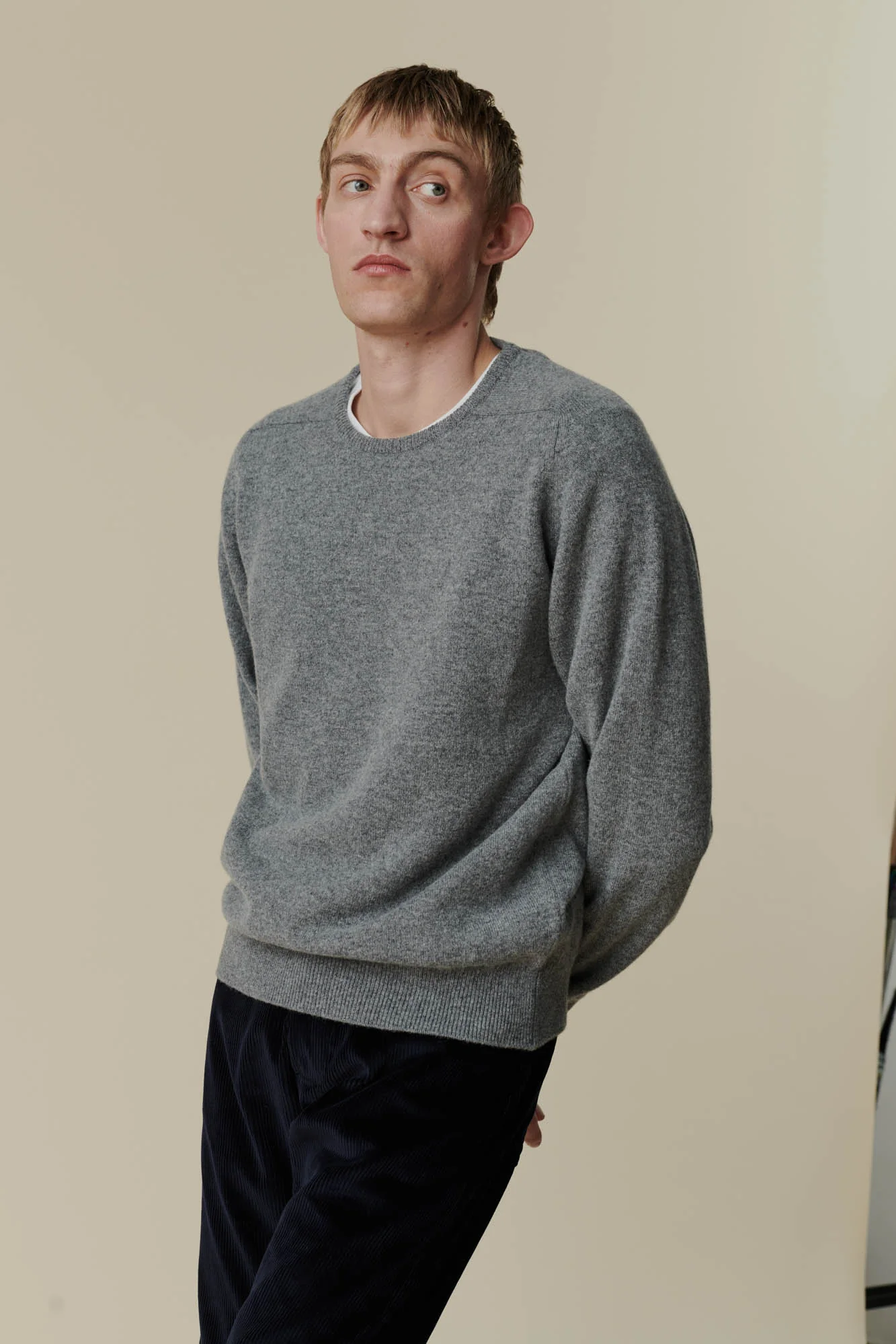 Men's Lambswool Saddle Shoulder Crew Neck - Grey - Image 4
