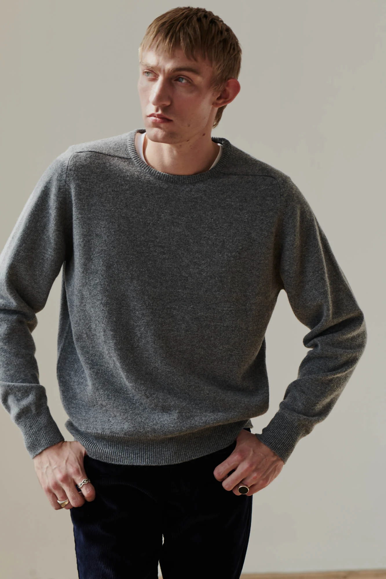 Men's Lambswool Saddle Shoulder Crew Neck - Grey - Image 5