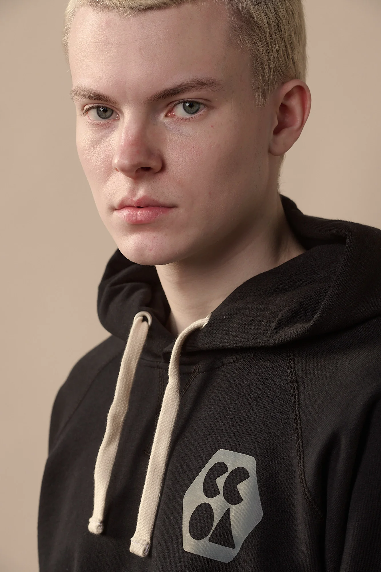 Men's Raglan Hooded Sweatshirt Plastic Free - Black - Image 4