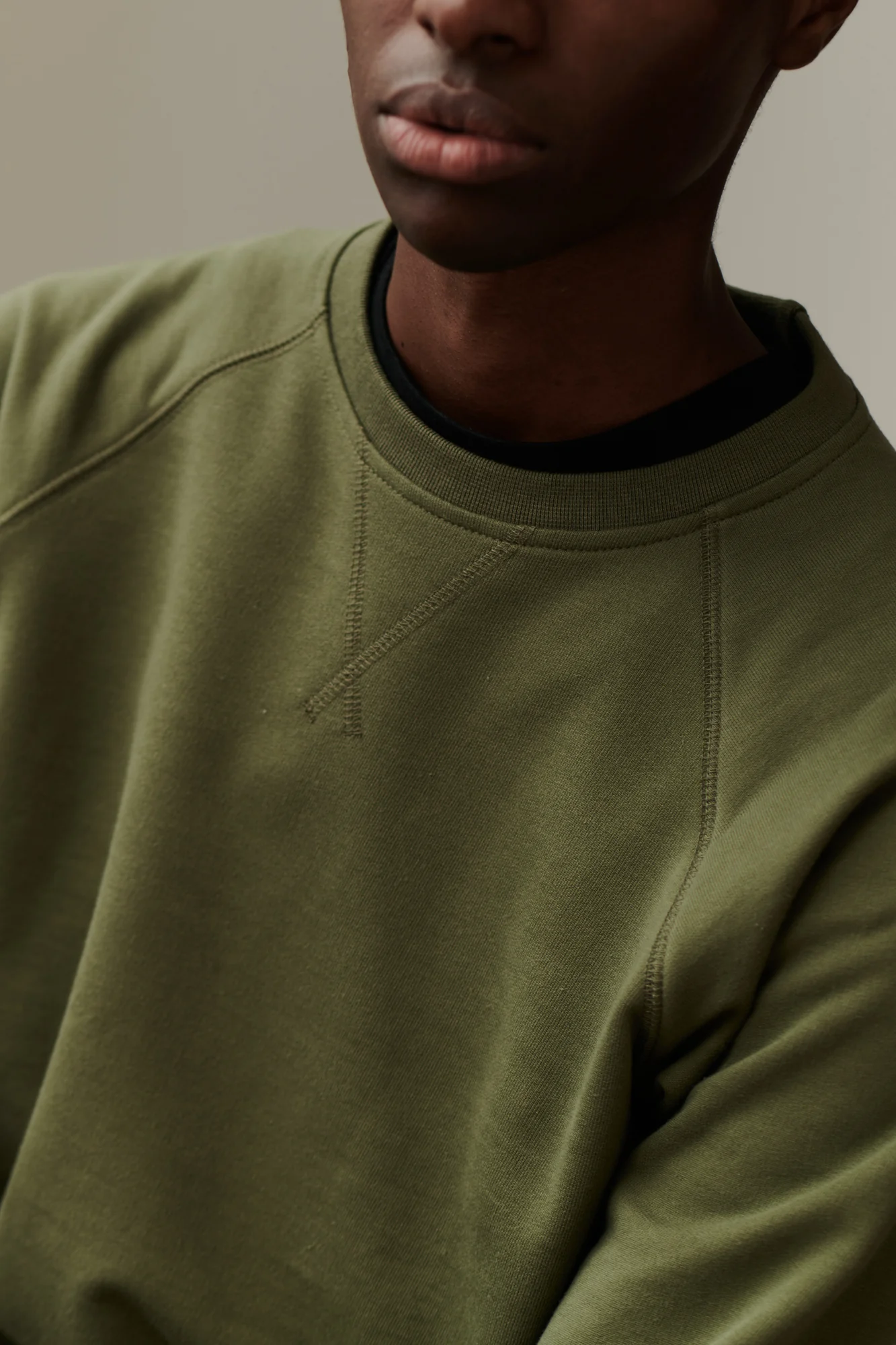 Men's Raglan Sweatshirt - Olive - Image 4