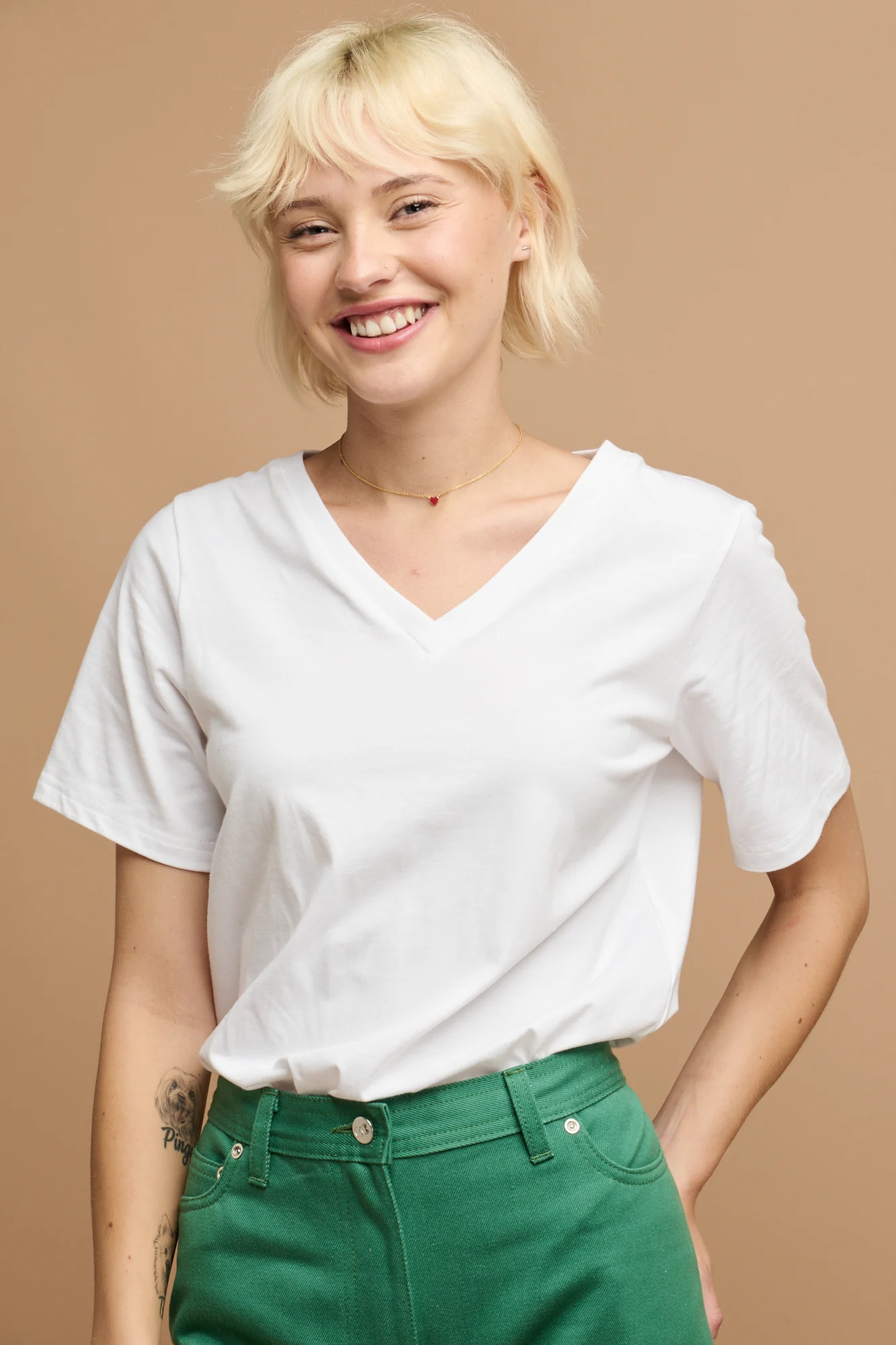 Women's Short Sleeve V-neck T Shirt - White - Image 3
