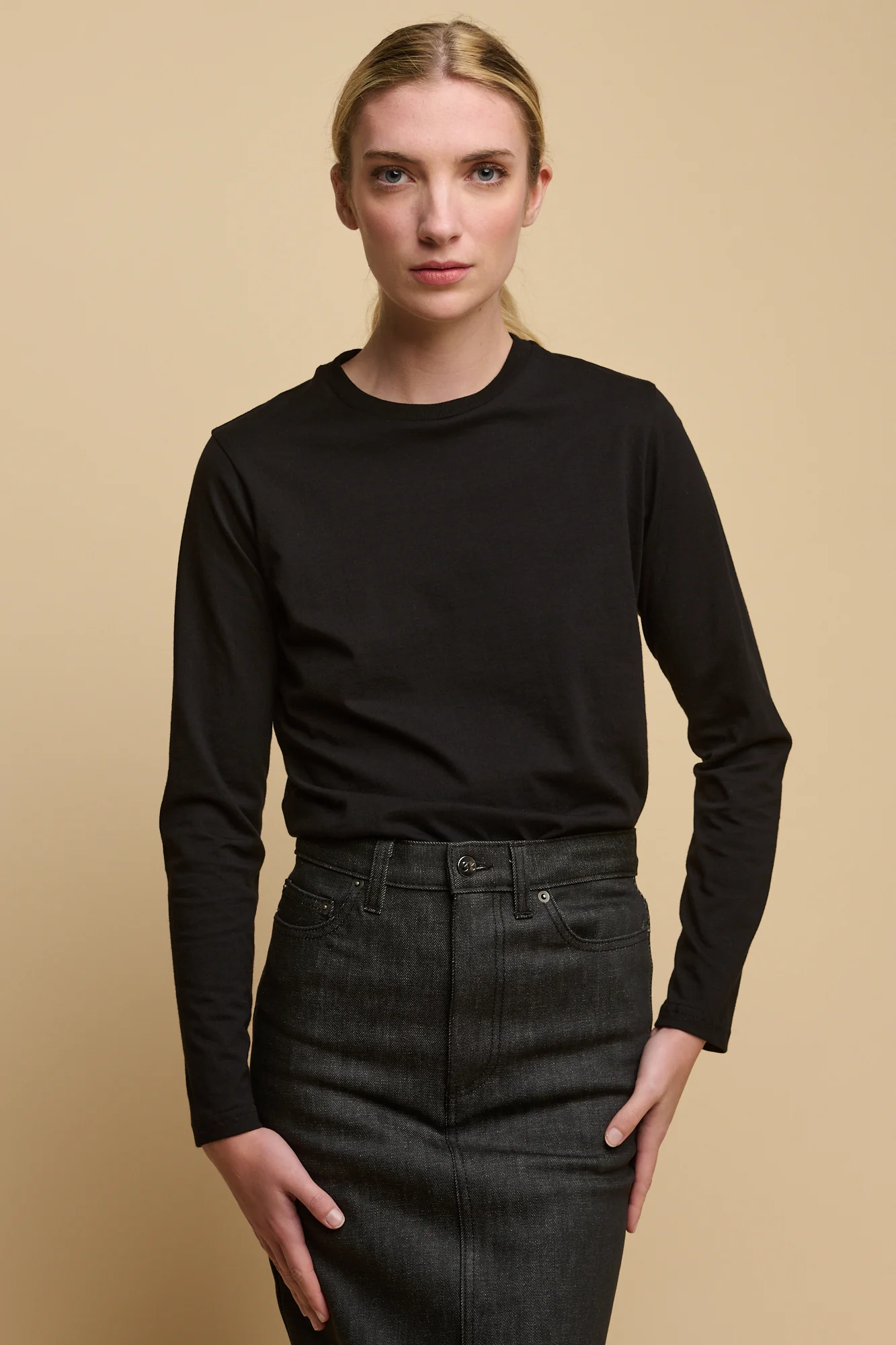 Women's Long Sleeve T Shirt - Black - Image 4