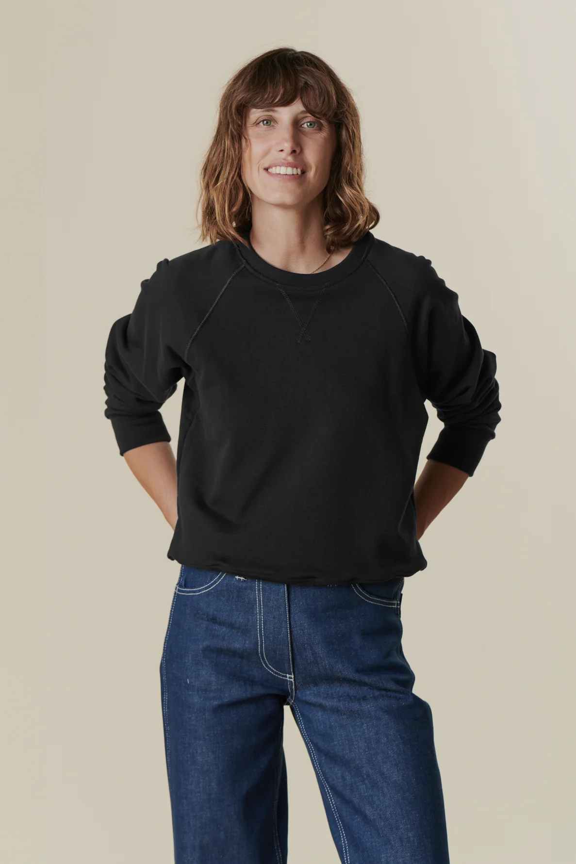 Women's Raglan Sweatshirt - Black - Image 2