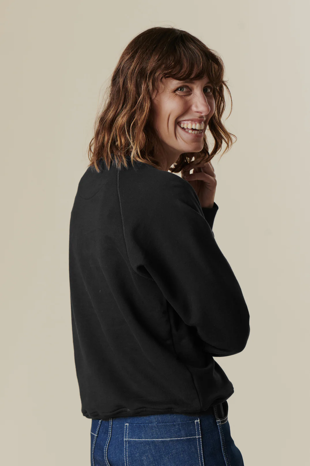 Women's Raglan Sweatshirt - Black - Image 3