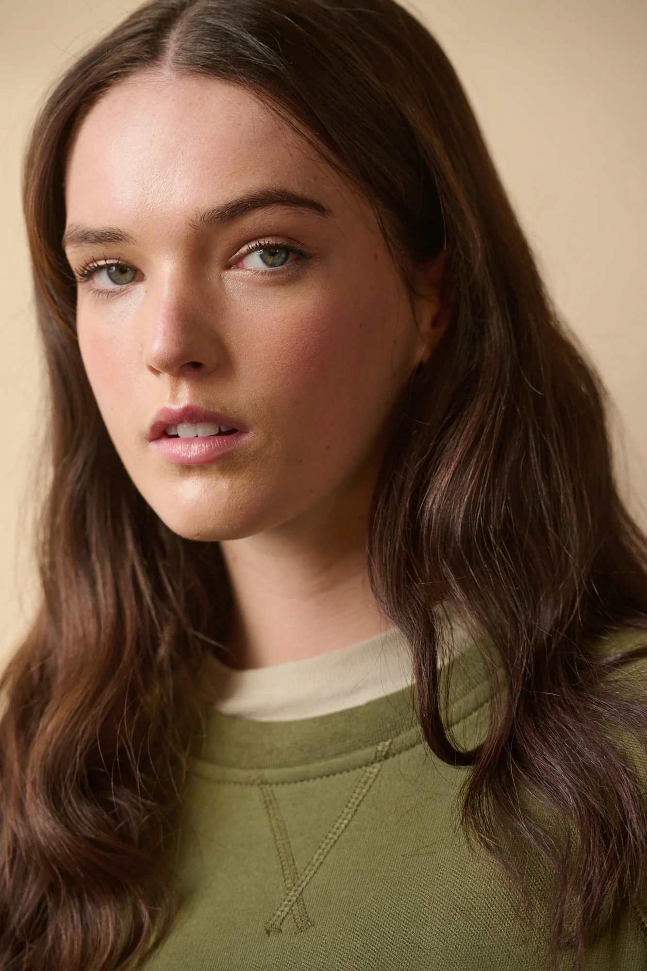 Women's Raglan Sweatshirt - Olive - Image 4